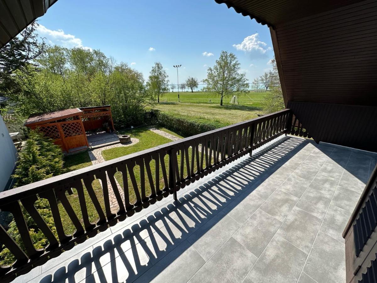 Hangulatos Balaton parti nyaraló Révfülöp Exterior foto